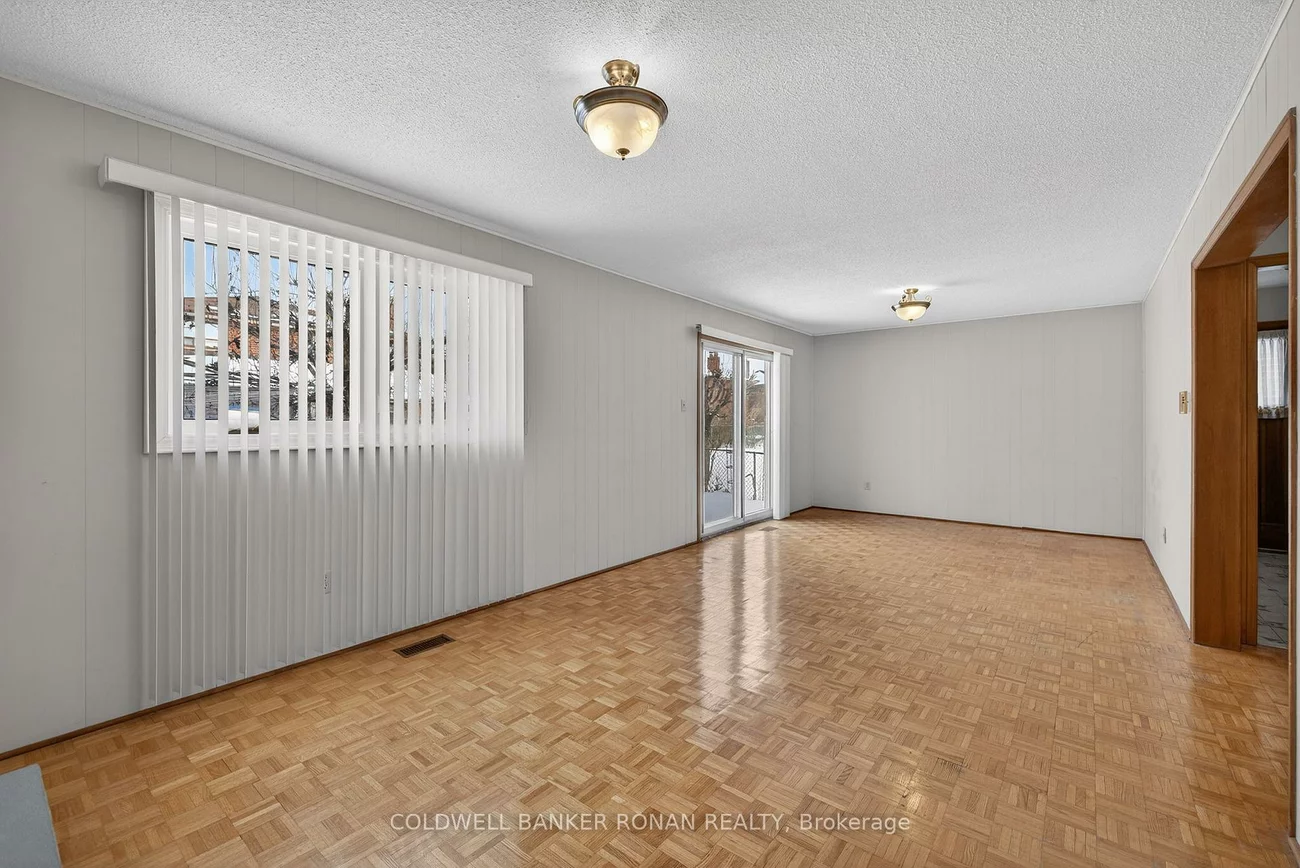 74, Minglehaze, Mount Olive-Silverstone-Jamestown, Toronto