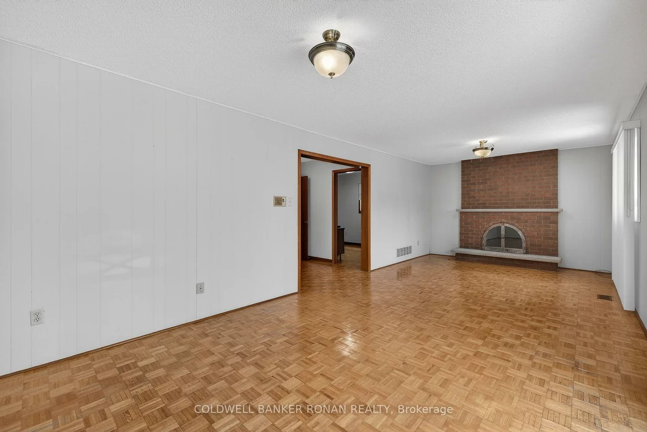 74, Minglehaze, Mount Olive-Silverstone-Jamestown, Toronto