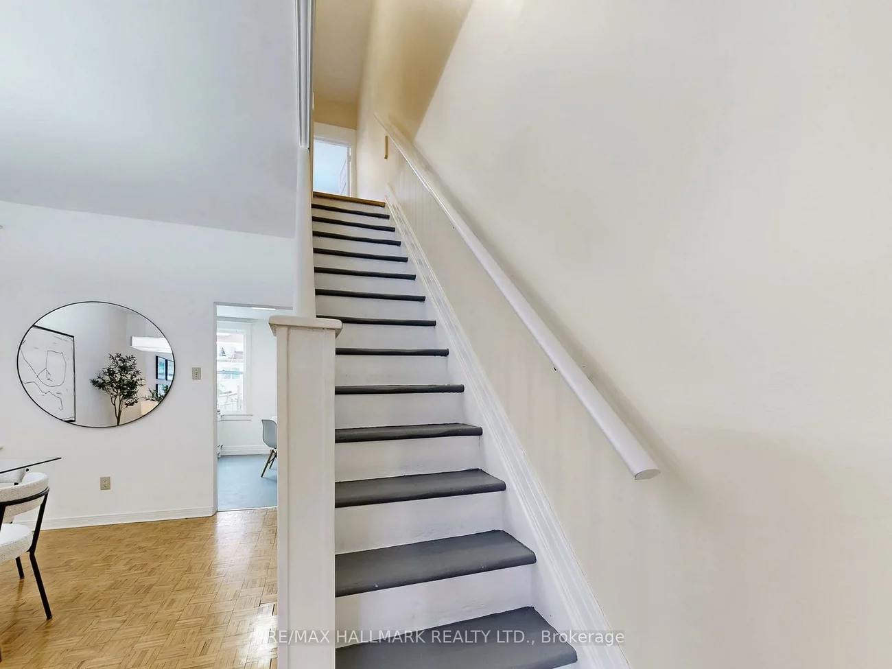 242, Delaware, Dovercourt-Wallace Emerson-Junction, Toronto