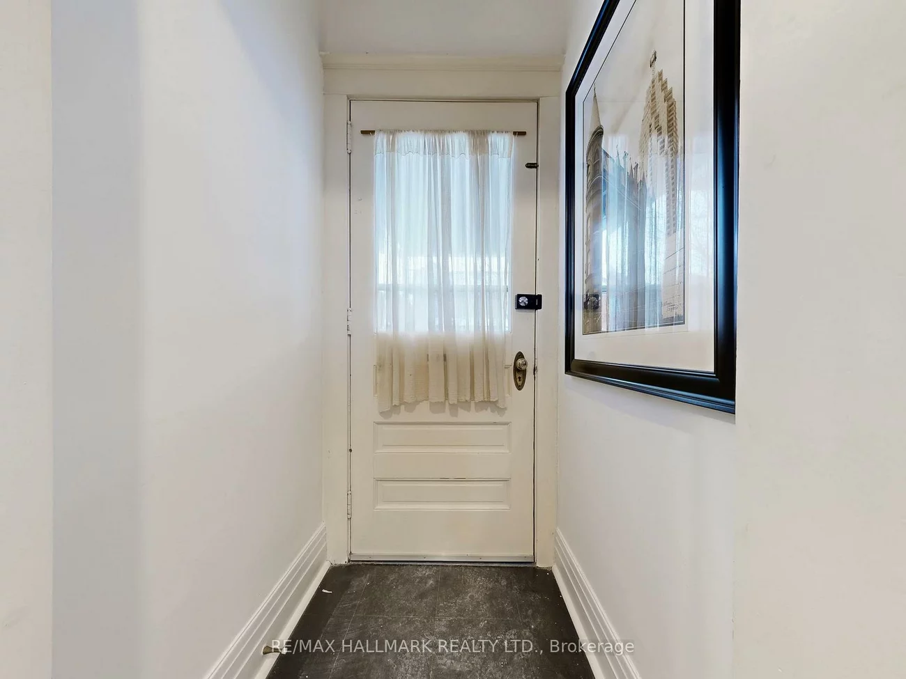 242, Delaware, Dovercourt-Wallace Emerson-Junction, Toronto