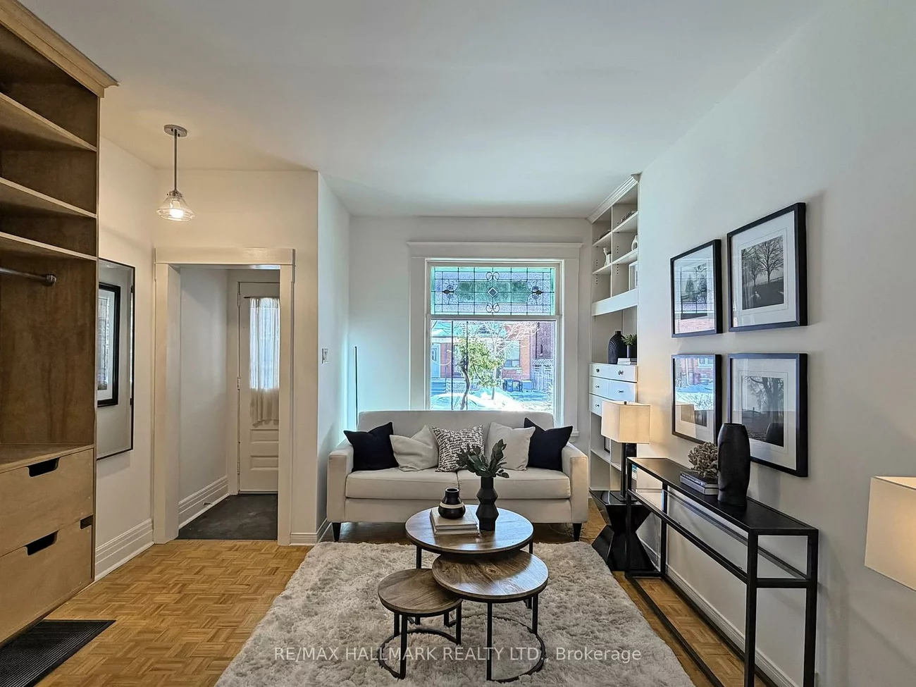 242, Delaware, Dovercourt-Wallace Emerson-Junction, Toronto