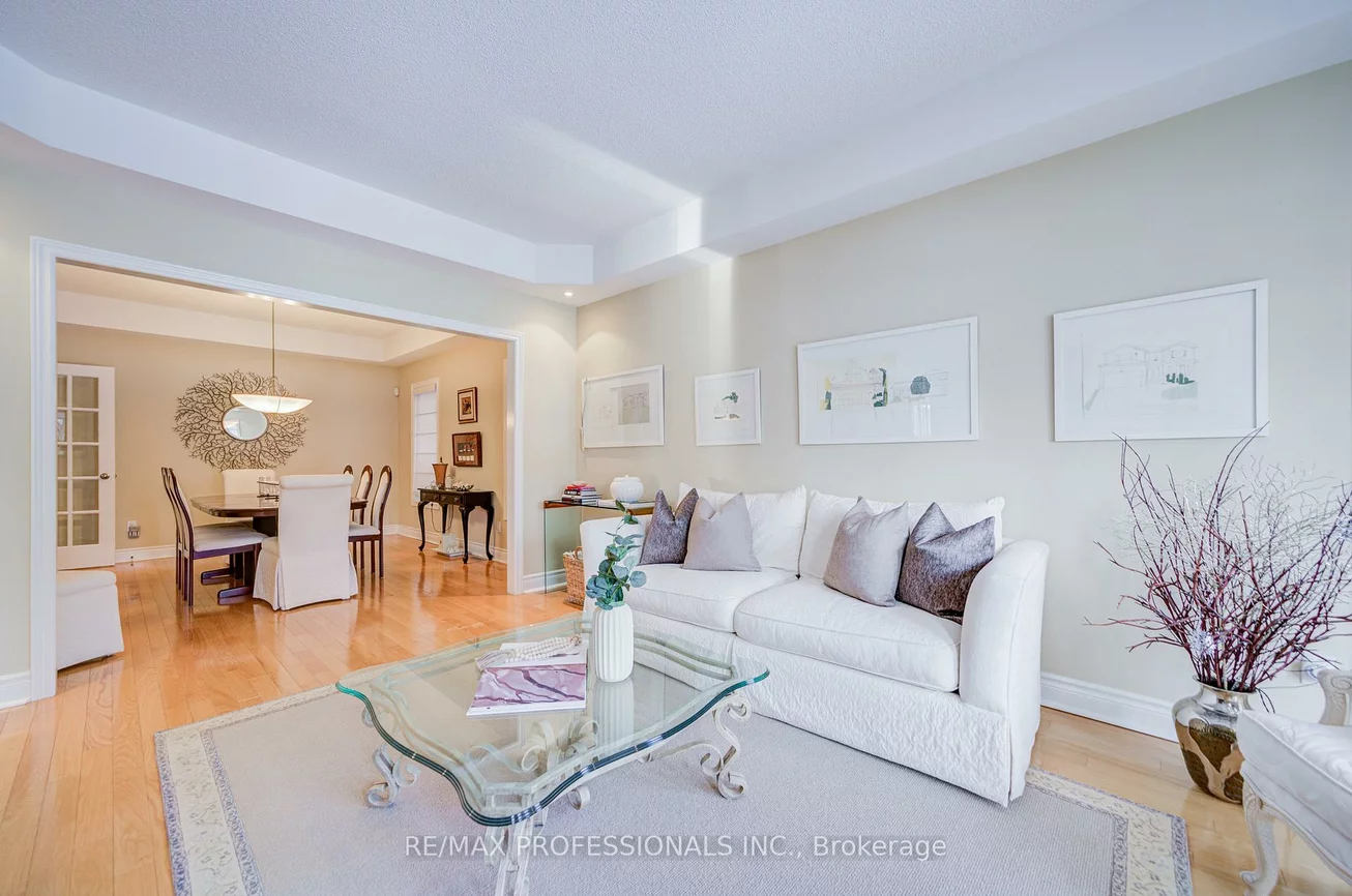 4662, Dundas, Edenbridge-Humber Valley, Toronto