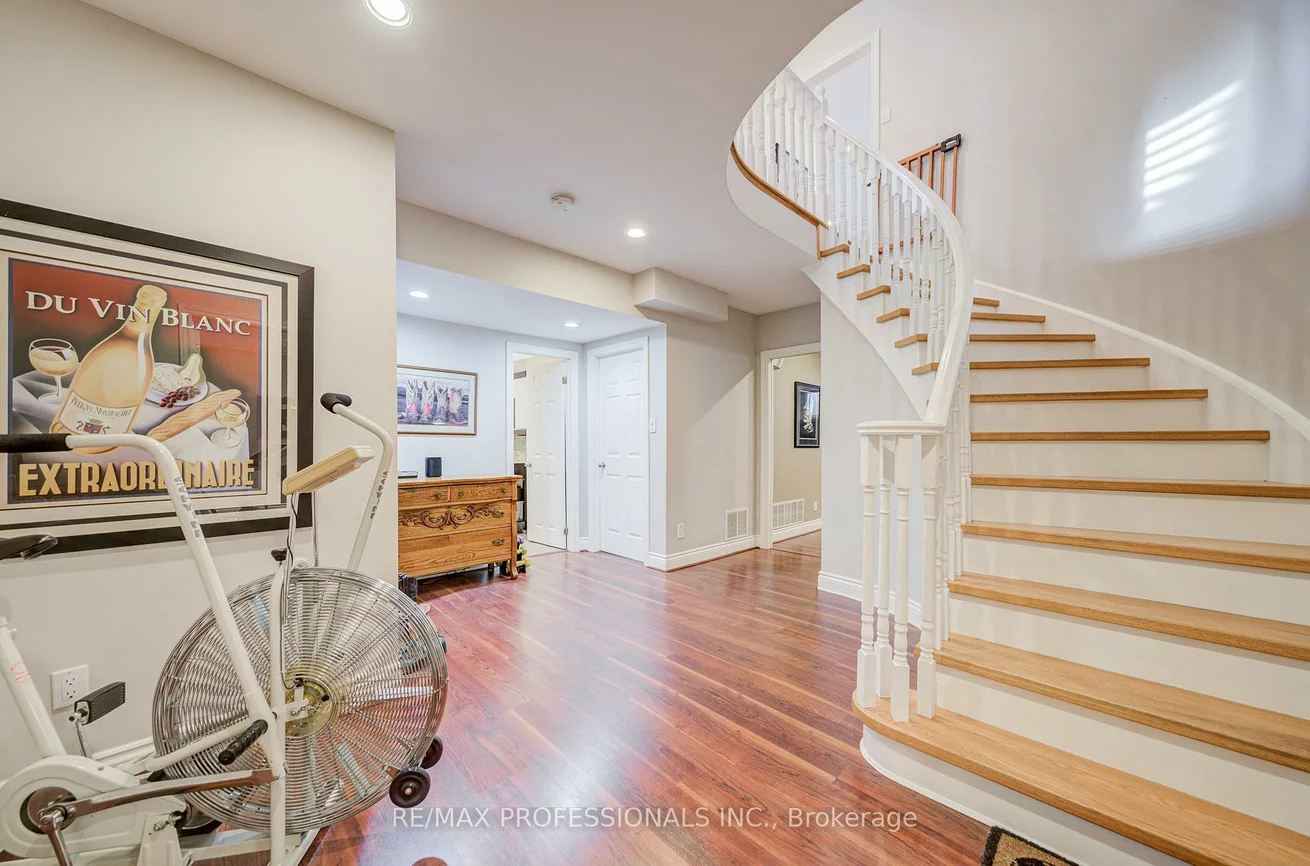 4662, Dundas, Edenbridge-Humber Valley, Toronto