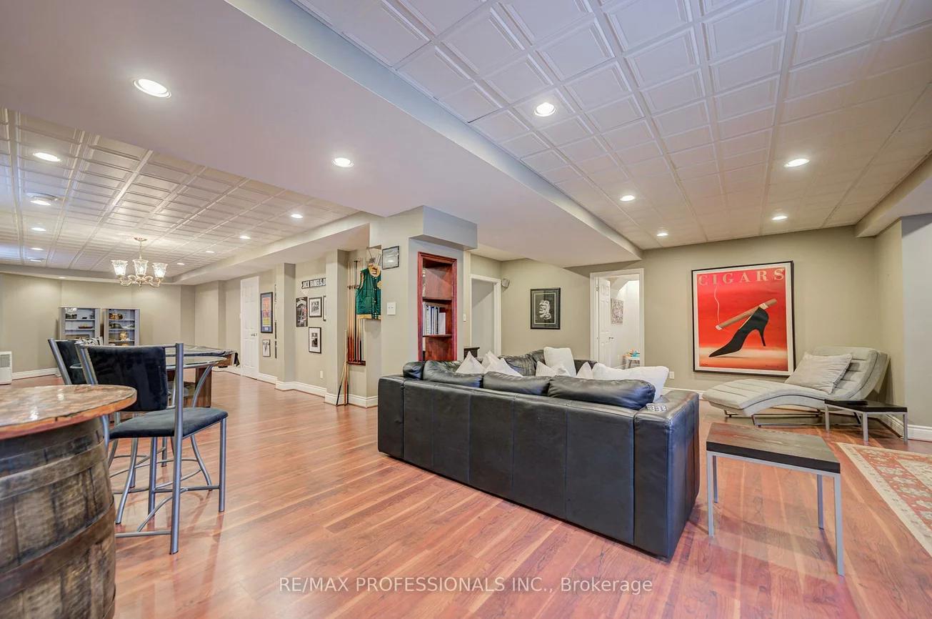 4662, Dundas, Edenbridge-Humber Valley, Toronto