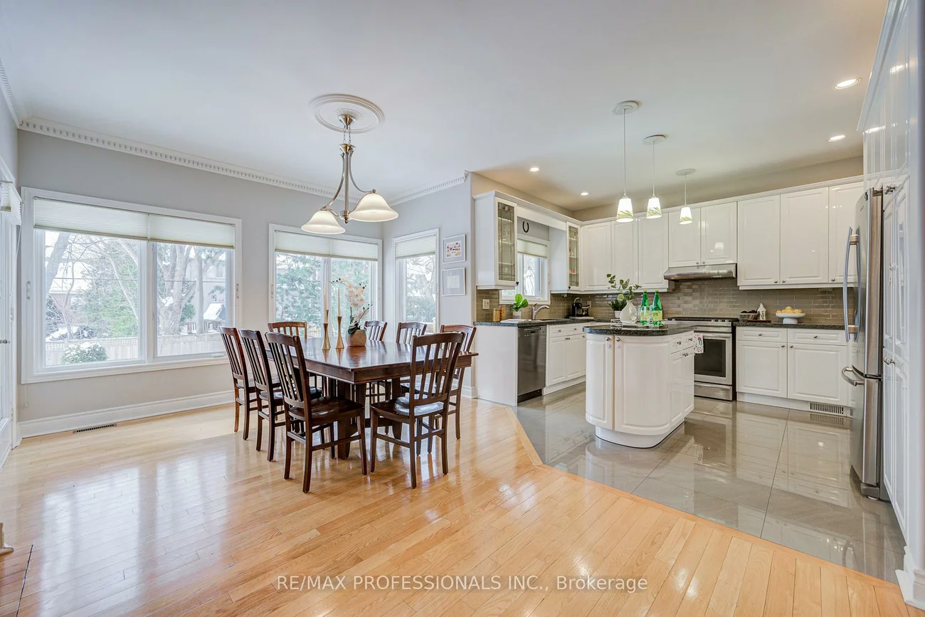 4662, Dundas, Edenbridge-Humber Valley, Toronto