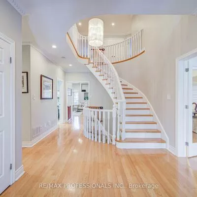 4662, Dundas, Edenbridge-Humber Valley, Toronto