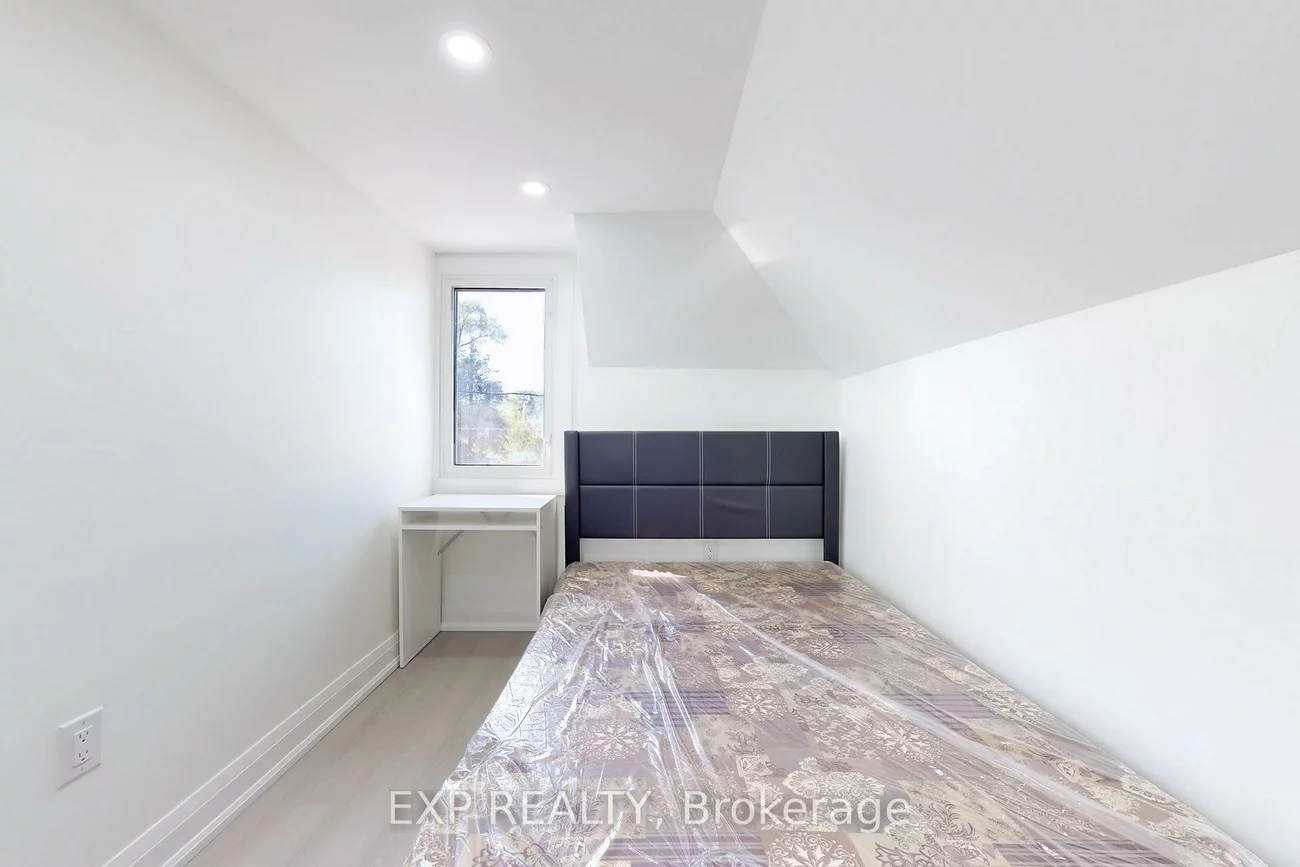 685, Jane, Rockcliffe-Smythe, Toronto