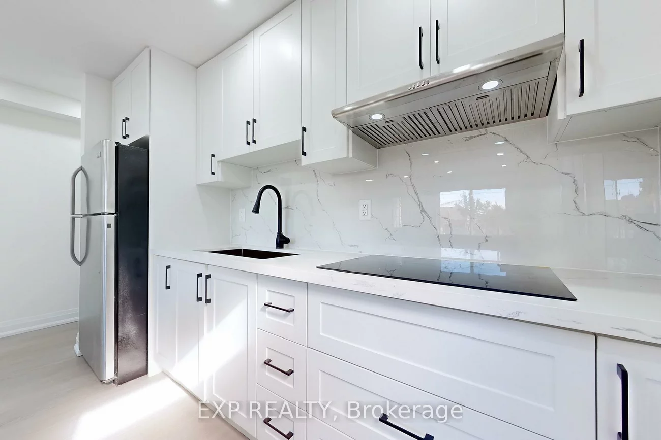 685, Jane, Rockcliffe-Smythe, Toronto