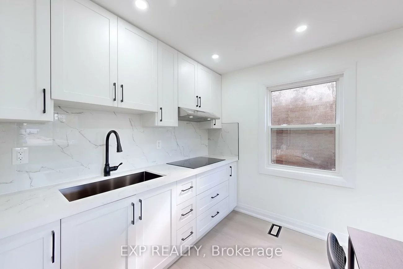 685, Jane, Rockcliffe-Smythe, Toronto