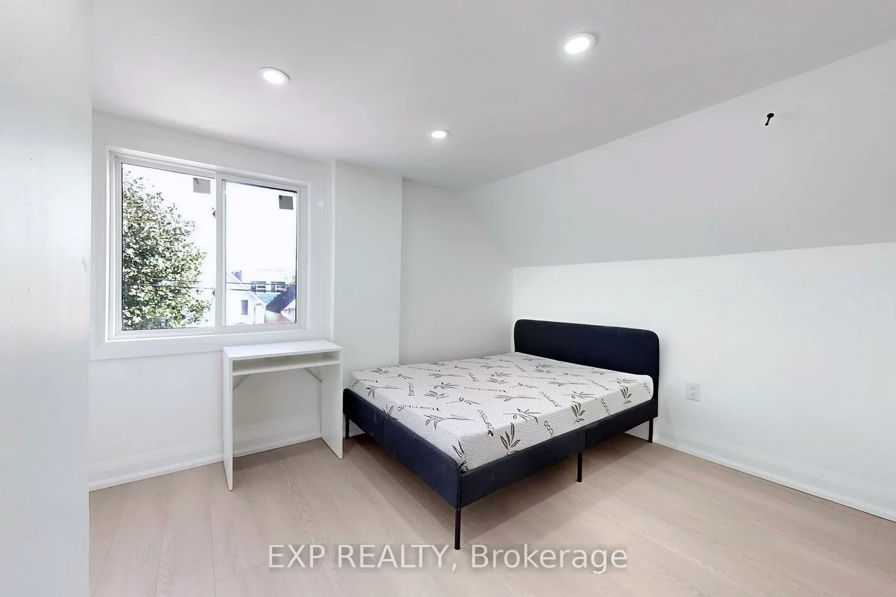 685, Jane, Rockcliffe-Smythe, Toronto