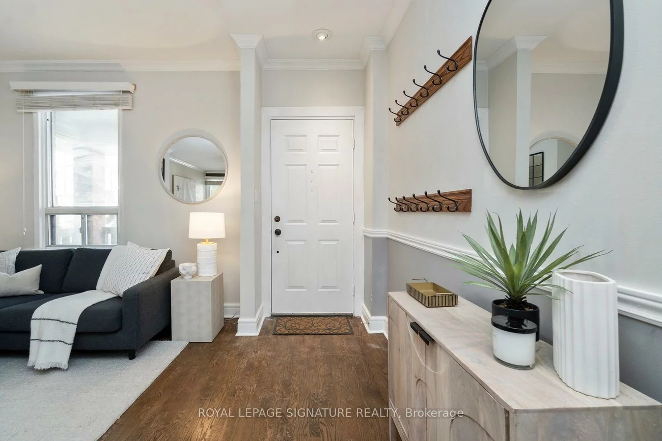 215, Yarmouth, Dovercourt-Wallace Emerson-Junction, Toronto