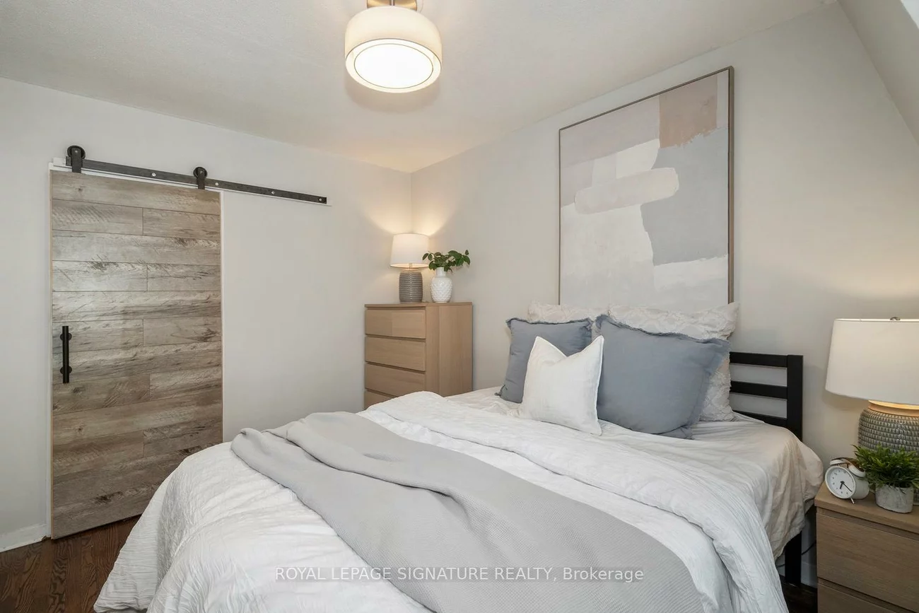 215, Yarmouth, Dovercourt-Wallace Emerson-Junction, Toronto