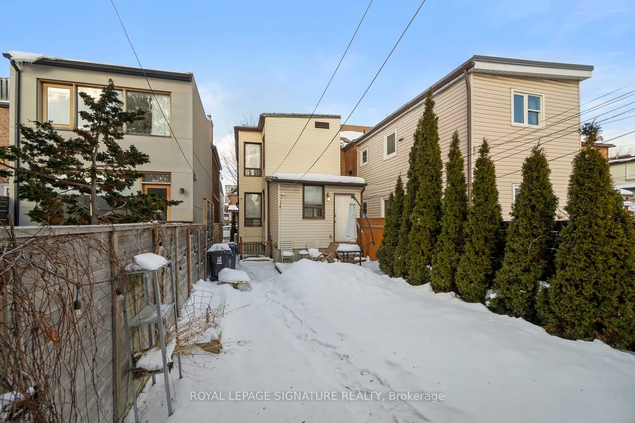 215, Yarmouth, Dovercourt-Wallace Emerson-Junction, Toronto