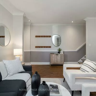 215, Yarmouth, Dovercourt-Wallace Emerson-Junction, Toronto