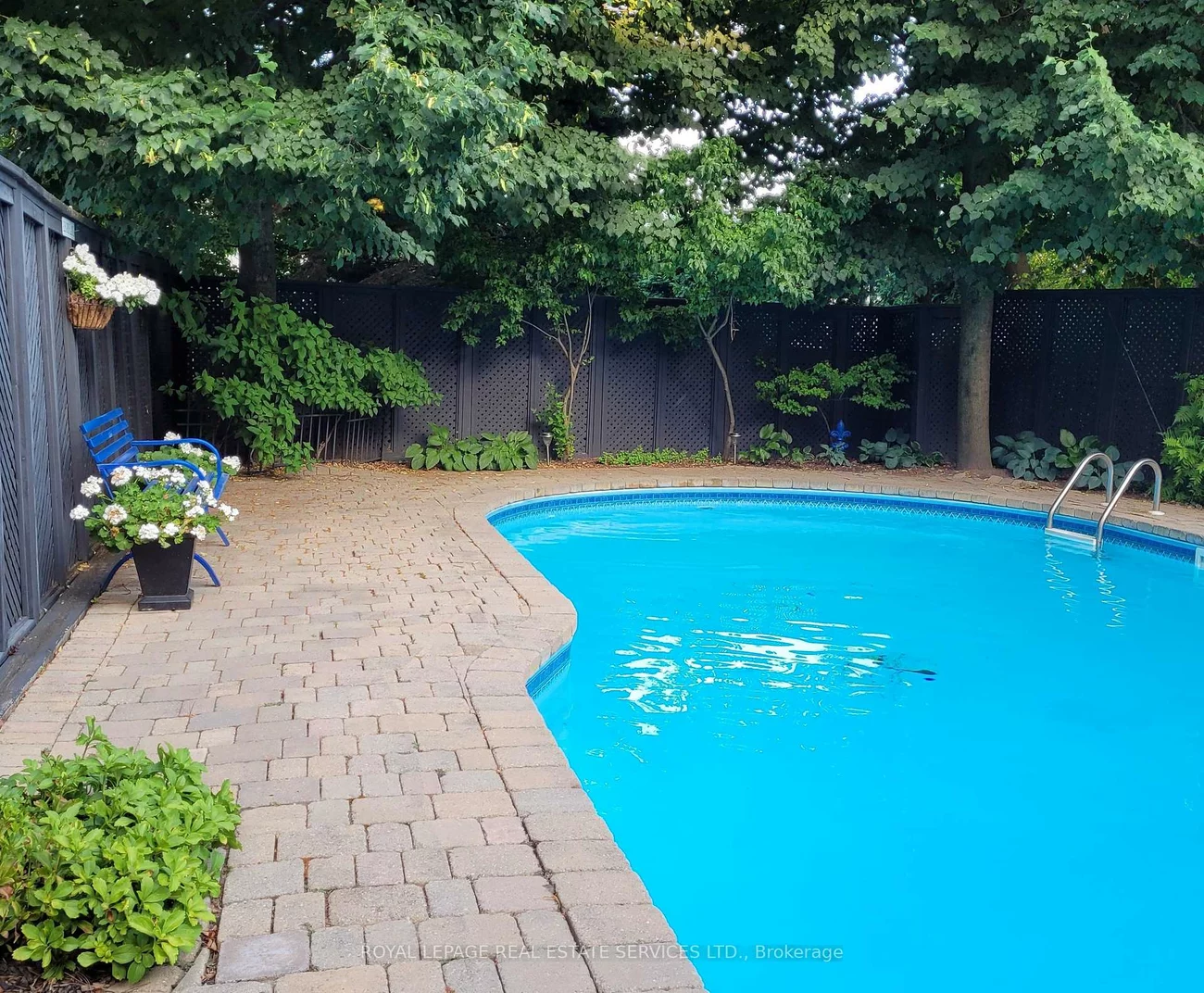 17, Elstree, Edenbridge-Humber Valley, Toronto