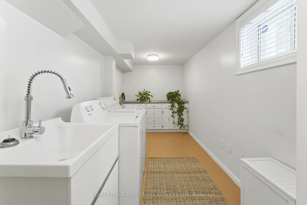 17, Elstree, Edenbridge-Humber Valley, Toronto