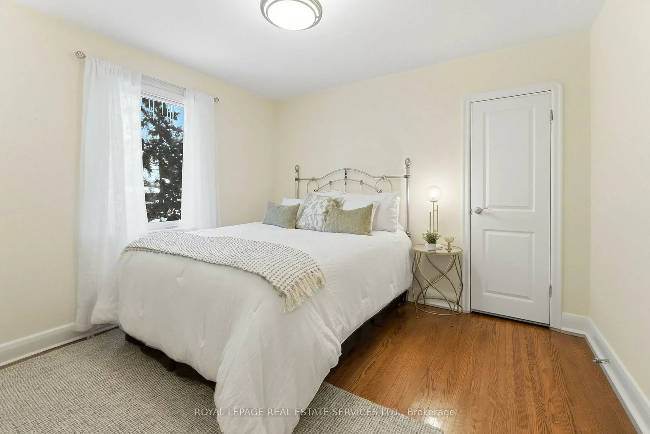 17, Elstree, Edenbridge-Humber Valley, Toronto