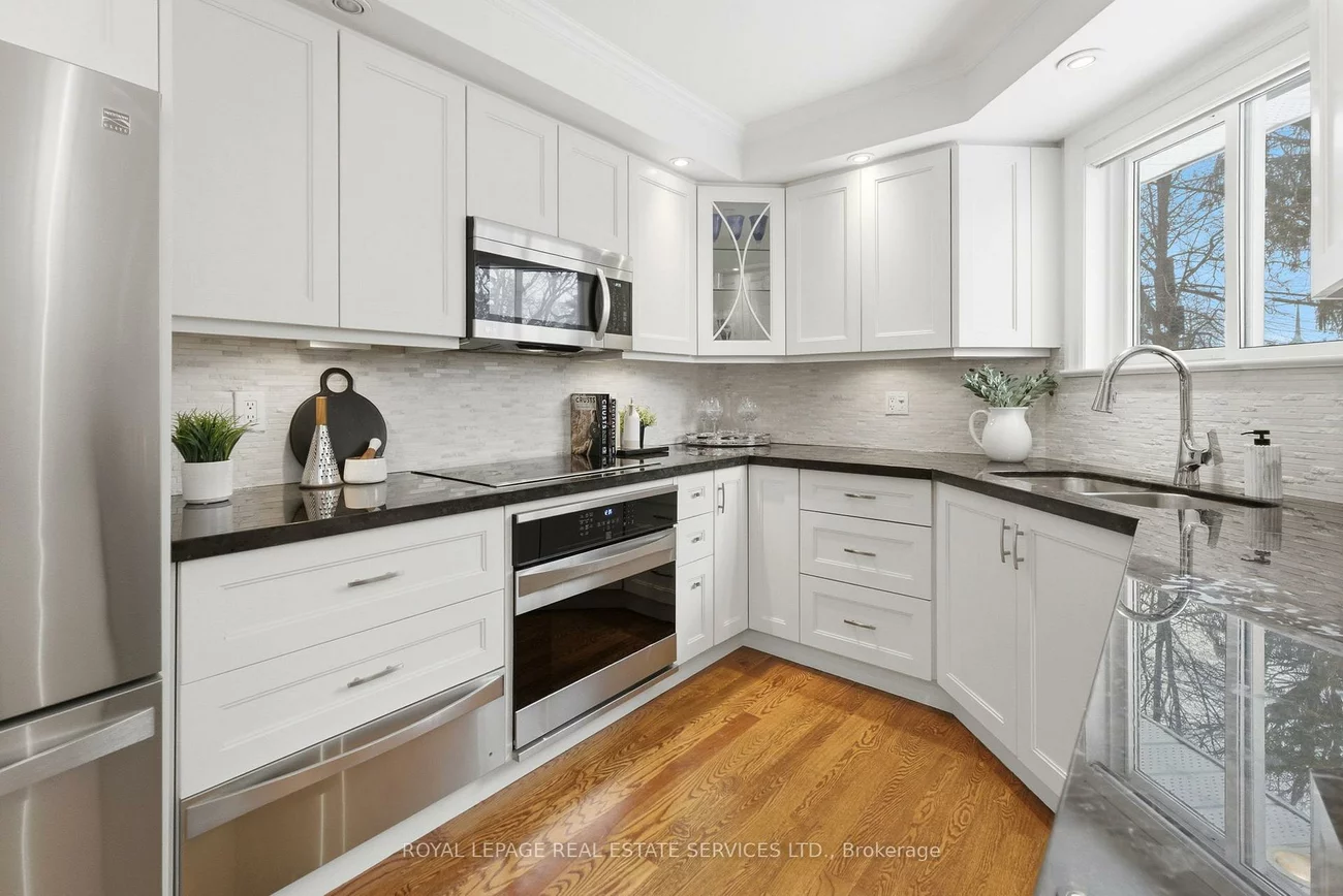 17, Elstree, Edenbridge-Humber Valley, Toronto