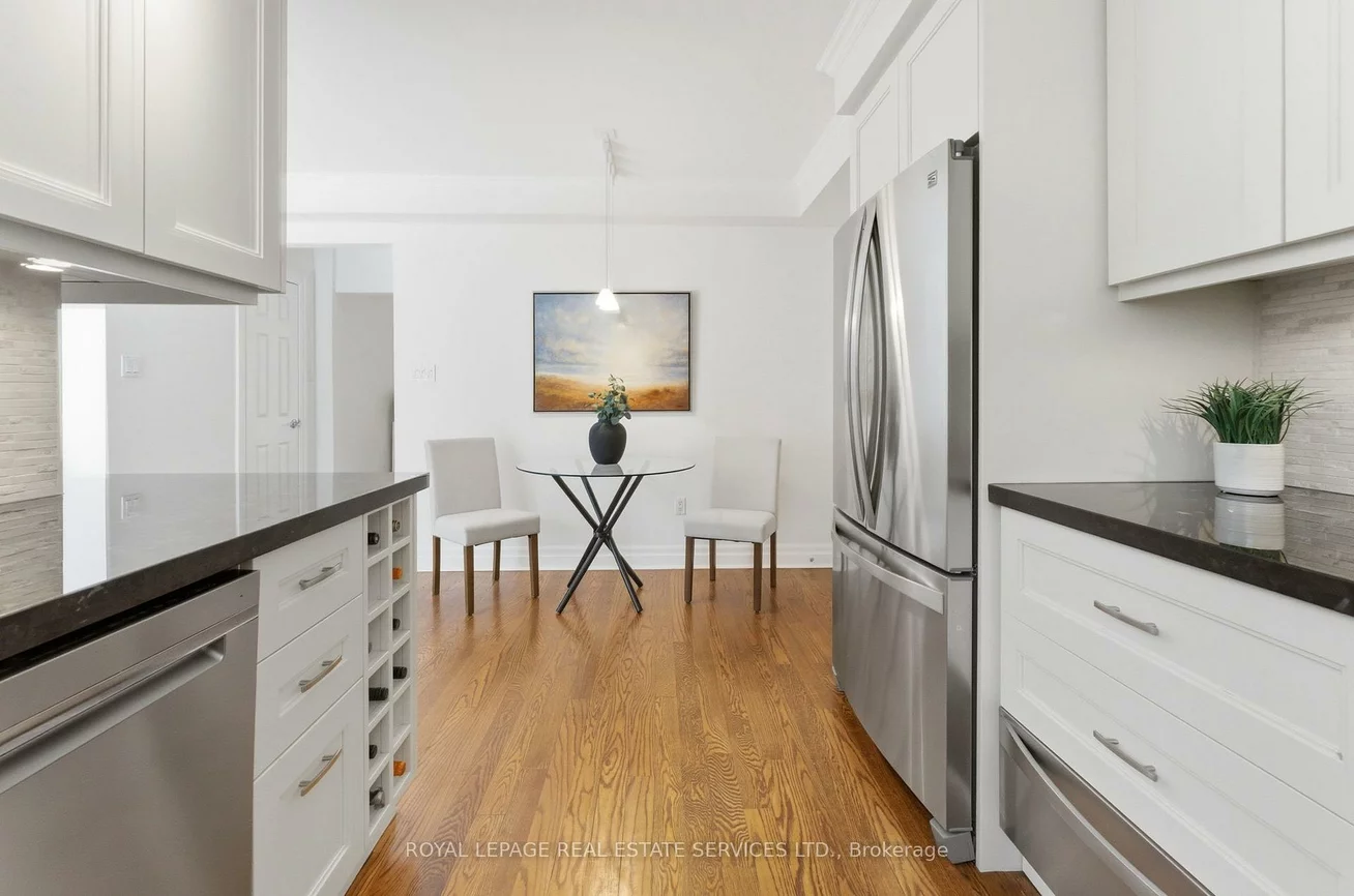 17, Elstree, Edenbridge-Humber Valley, Toronto