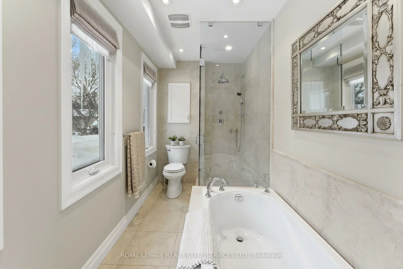 17, Elstree, Edenbridge-Humber Valley, Toronto