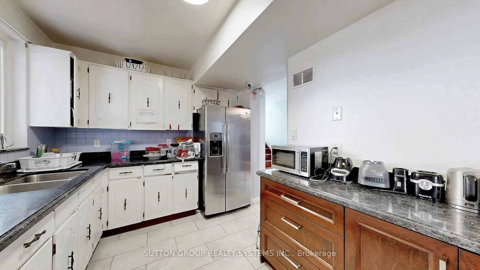 30, Coronado, Humbermede, Toronto