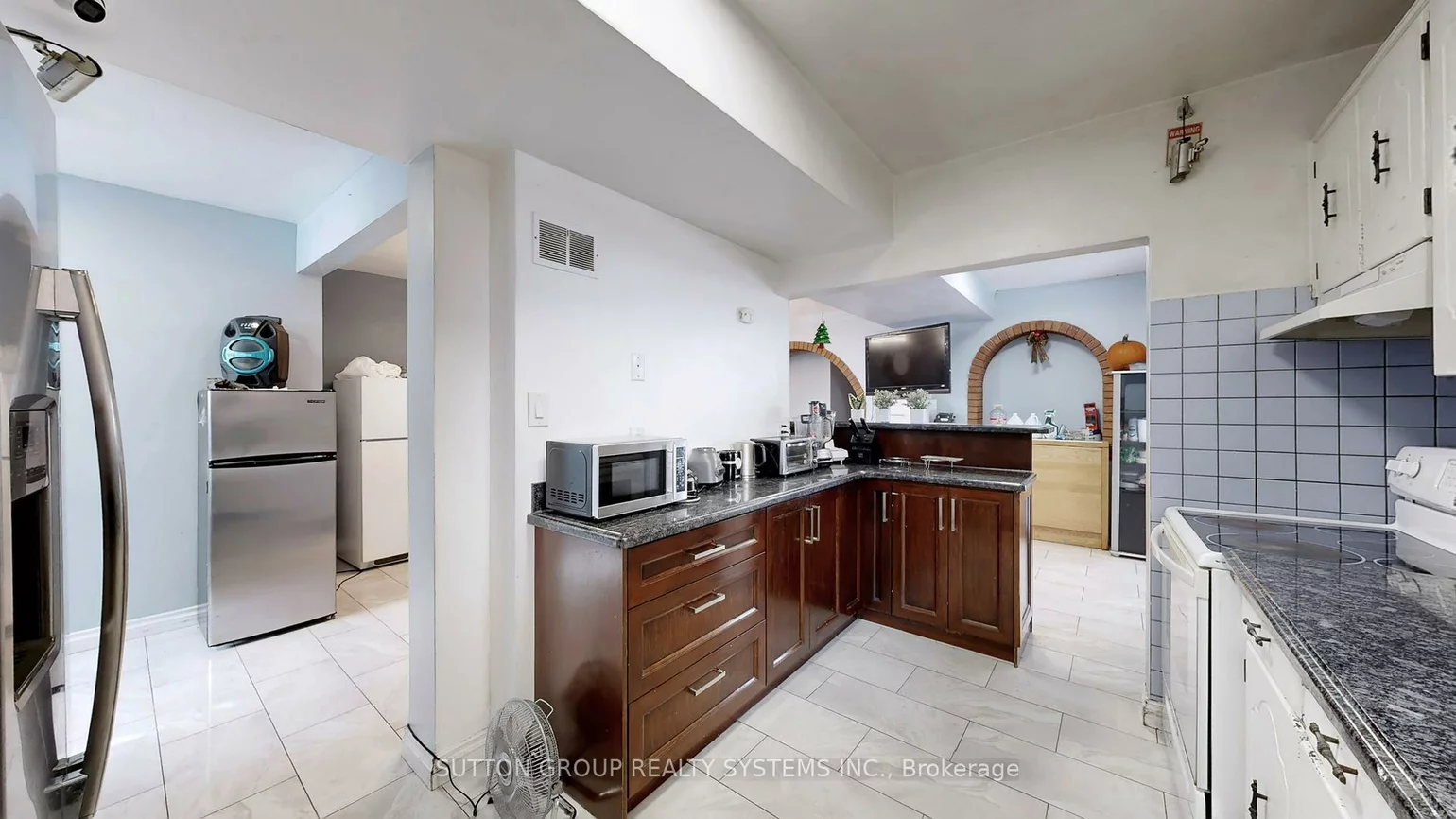 30, Coronado, Humbermede, Toronto