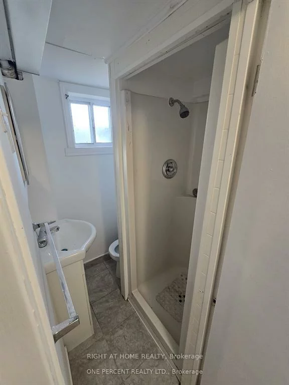 70, Bunnell, Downsview-Roding-CFB, Toronto