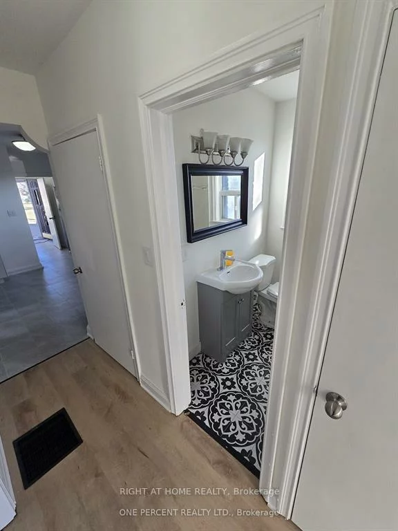 70, Bunnell, Downsview-Roding-CFB, Toronto