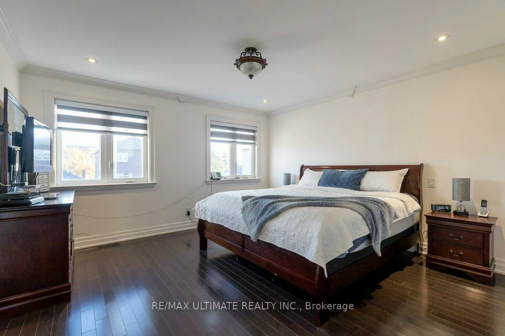 21, Thornton, Caledonia-Fairbank, Toronto