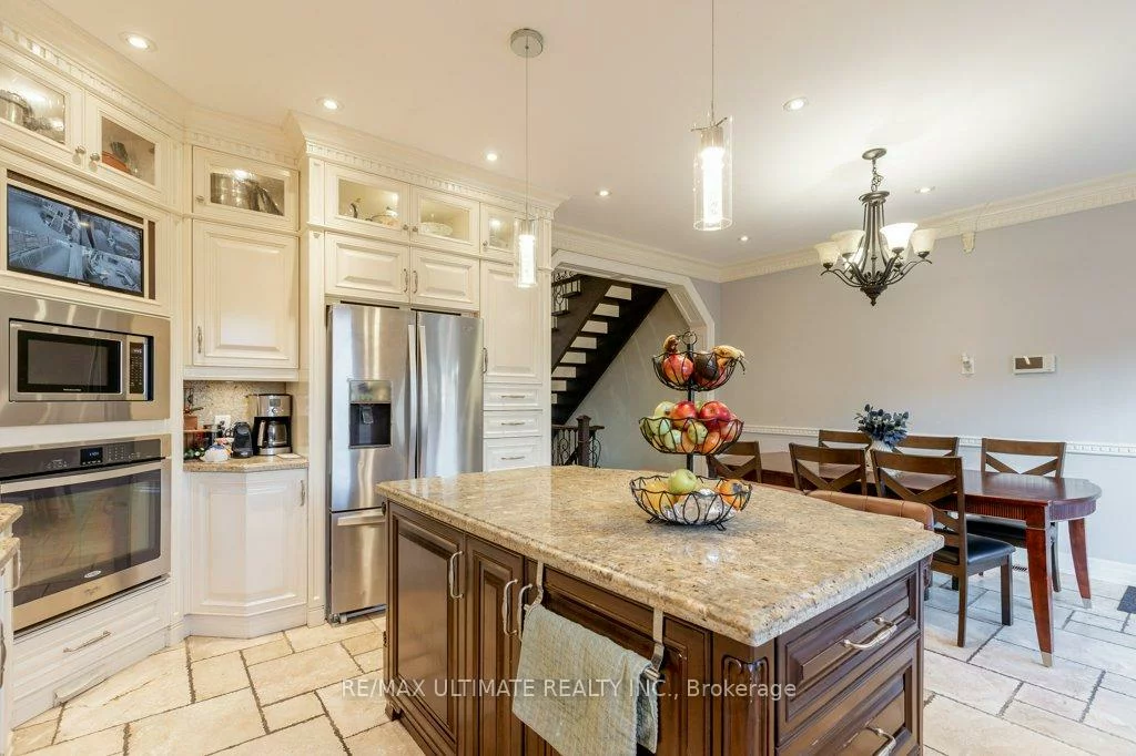 21, Thornton, Caledonia-Fairbank, Toronto