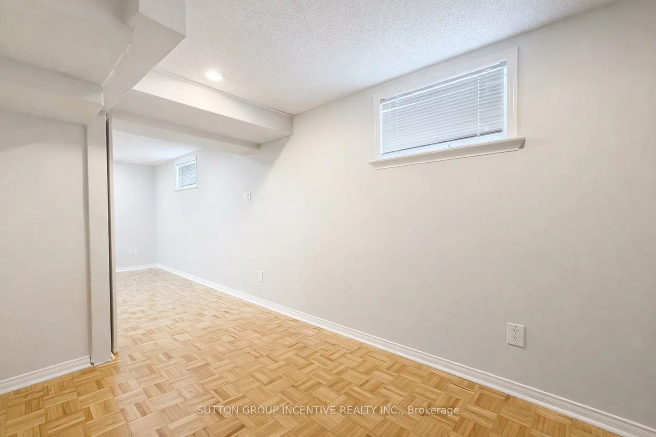 65, Barrhead, Rexdale-Kipling, Toronto