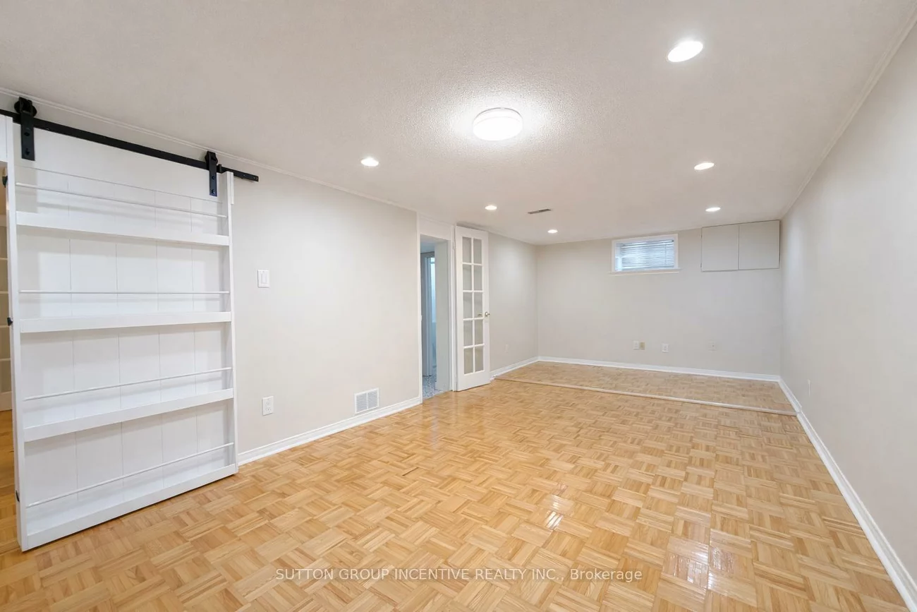 65, Barrhead, Rexdale-Kipling, Toronto