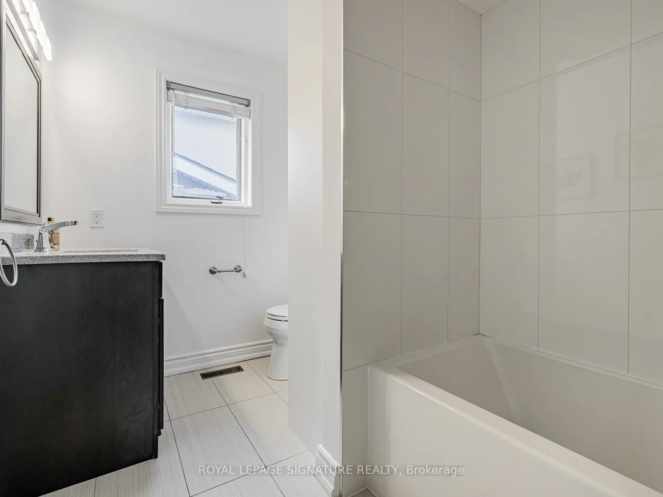 158, Bowie, Briar Hill-Belgravia, Toronto