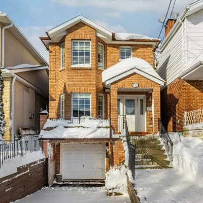158, Bowie, Briar Hill-Belgravia, Toronto