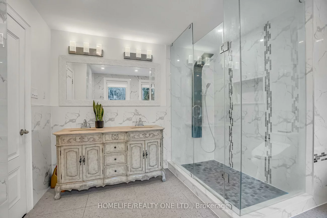 31, Bearwood, Edenbridge-Humber Valley, Toronto