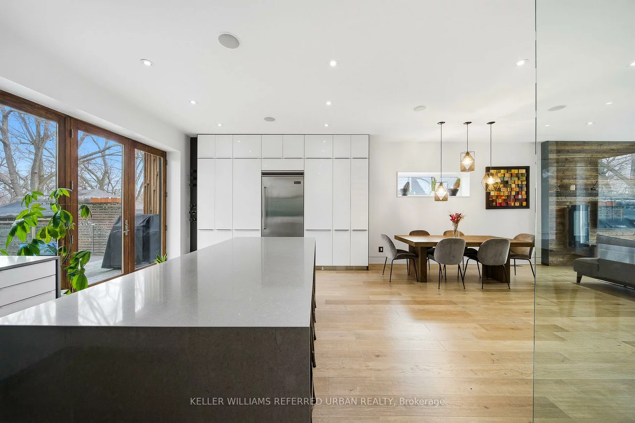 22, Daniels, Stonegate-Queensway, Toronto