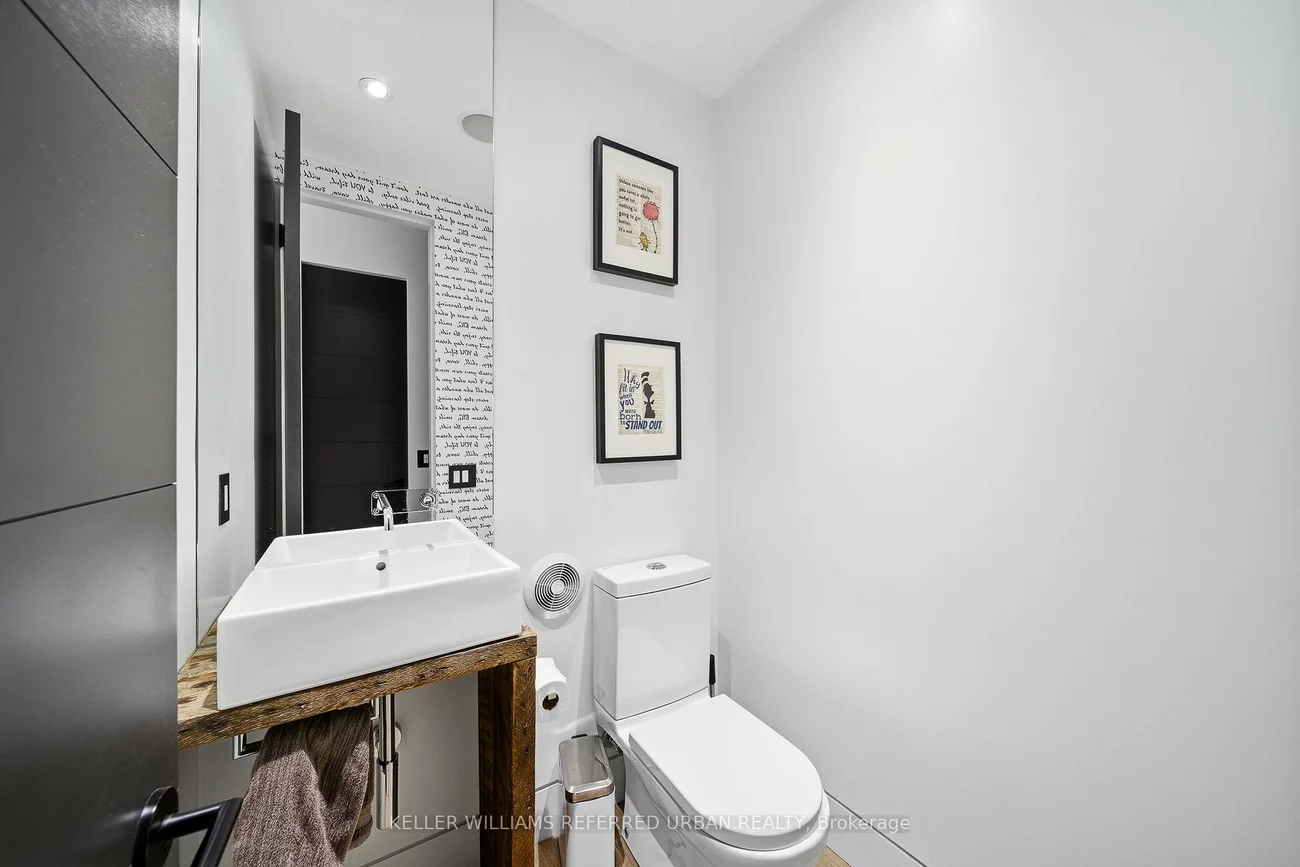 22, Daniels, Stonegate-Queensway, Toronto