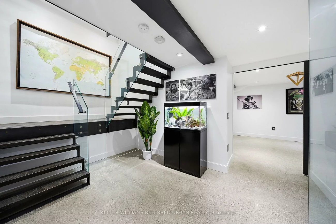 22, Daniels, Stonegate-Queensway, Toronto