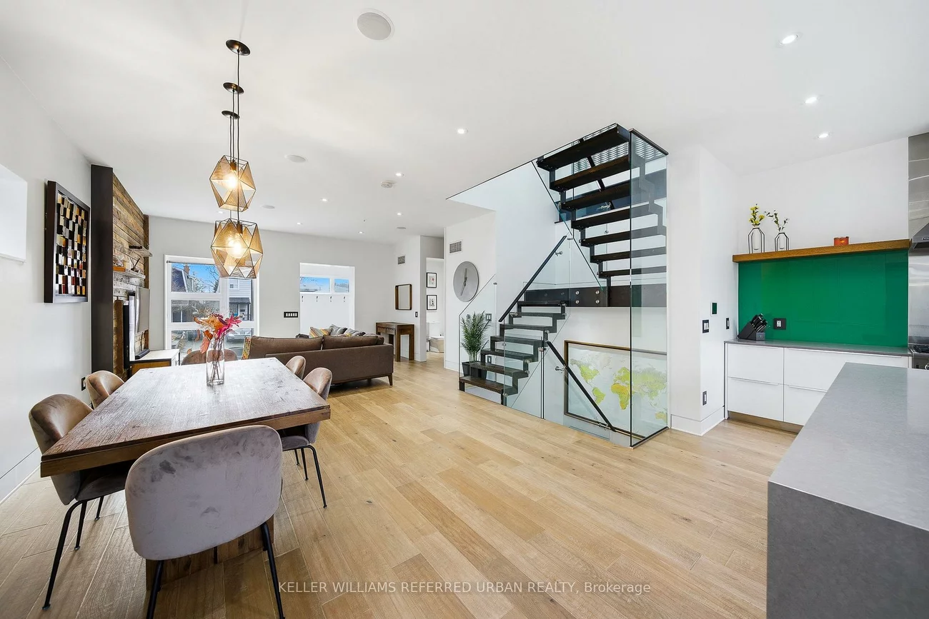 22, Daniels, Stonegate-Queensway, Toronto