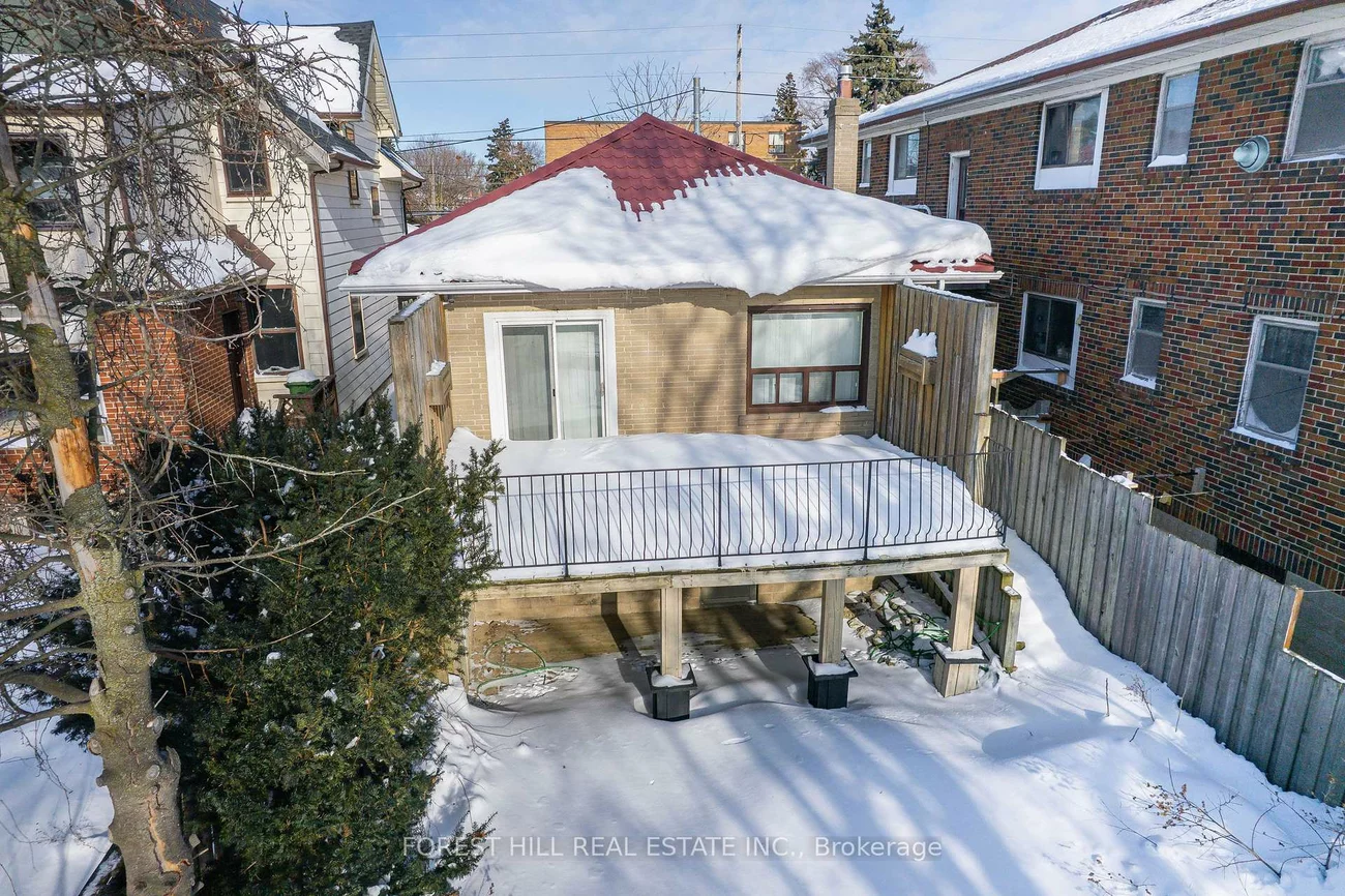 2703, Lake Shore, Mimico, Toronto