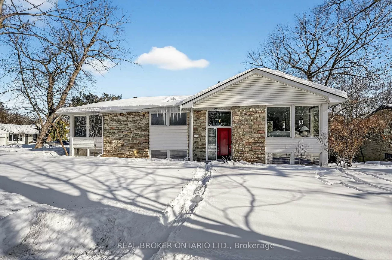 1269, Royal York, Edenbridge-Humber Valley, Toronto