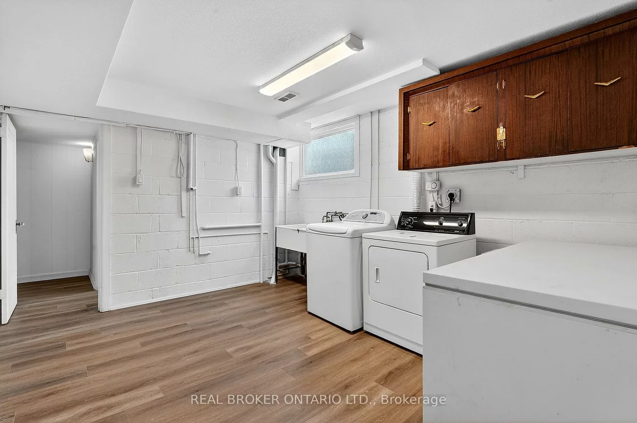 1269, Royal York, Edenbridge-Humber Valley, Toronto