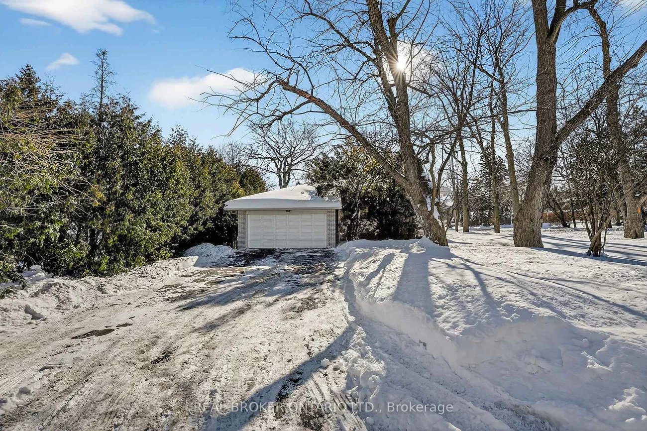 1269, Royal York, Edenbridge-Humber Valley, Toronto