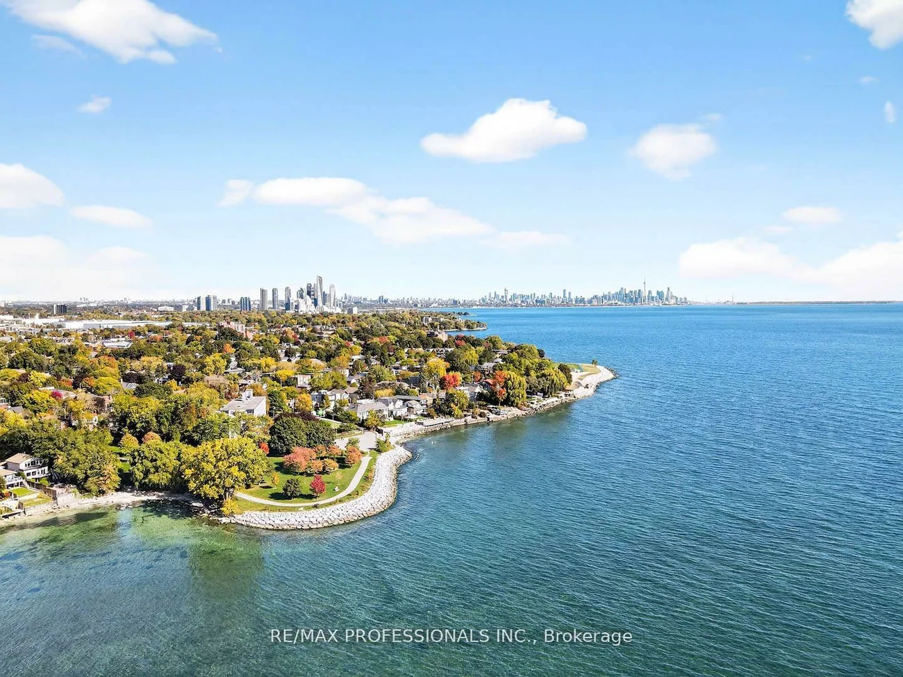 22, Ninth, New Toronto, Toronto