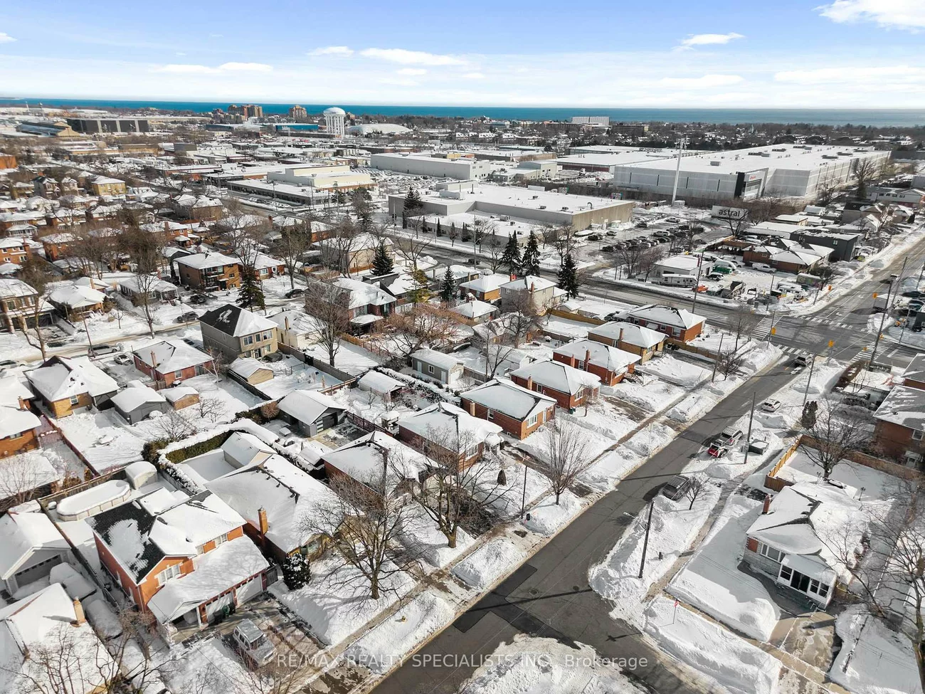 221, Thirtieth, Alderwood, Toronto