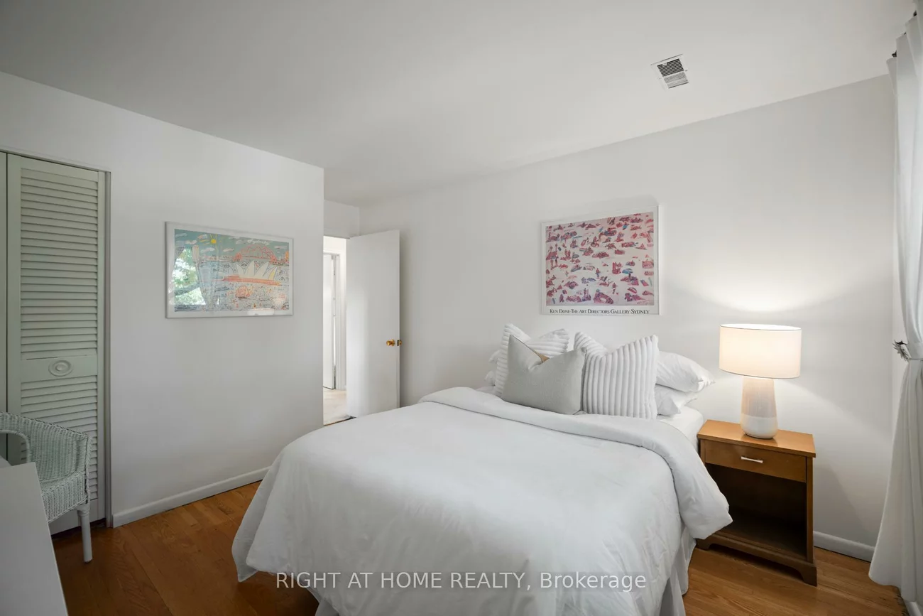 20, West Deane Valley, Eringate-Centennial-West Deane, Toronto