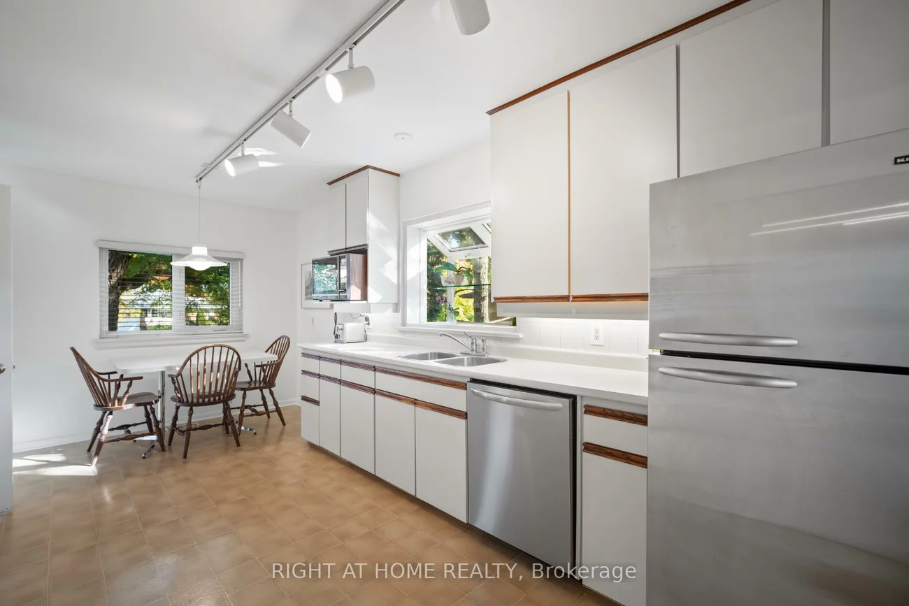 20, West Deane Valley, Eringate-Centennial-West Deane, Toronto