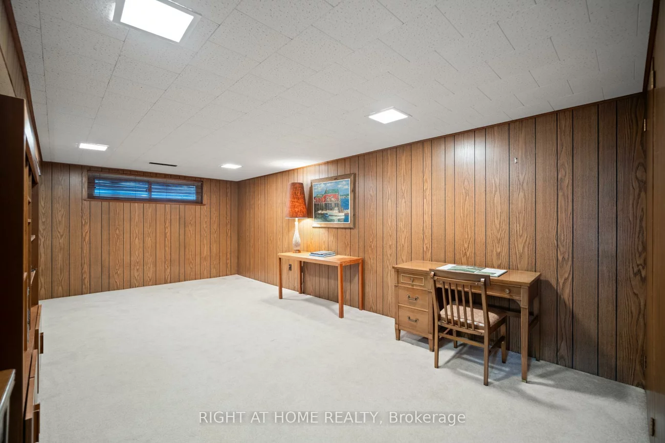 20, West Deane Valley, Eringate-Centennial-West Deane, Toronto