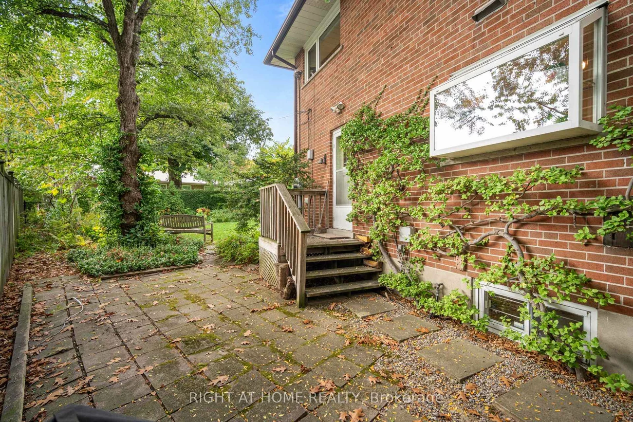 20, West Deane Valley, Eringate-Centennial-West Deane, Toronto