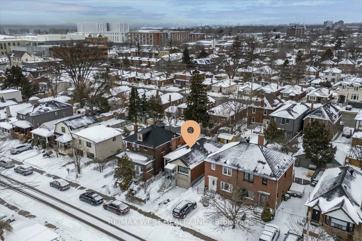 44, Seventeenth, New Toronto, Toronto